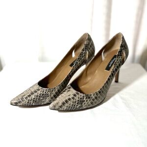 Ann Taylor Exotic Snake Skin Embossed Leather  Pumps